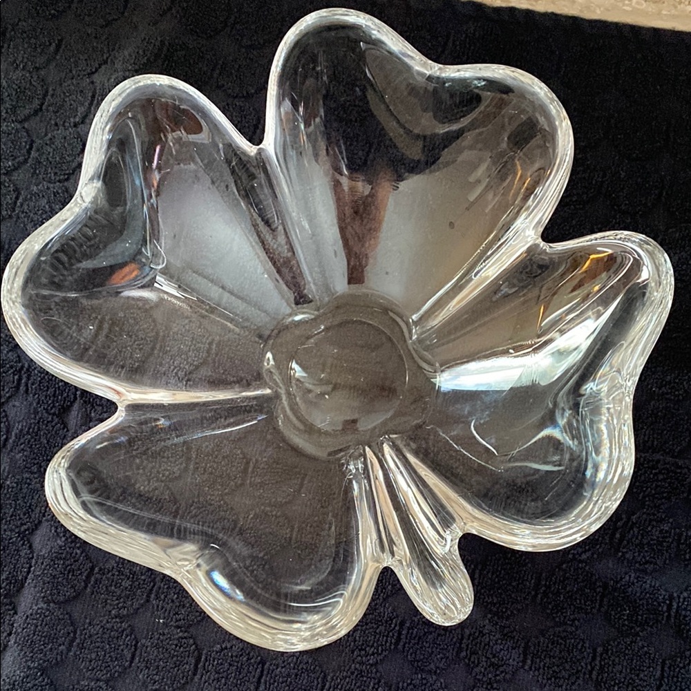 Clear Glass Clover-Shaped Dish